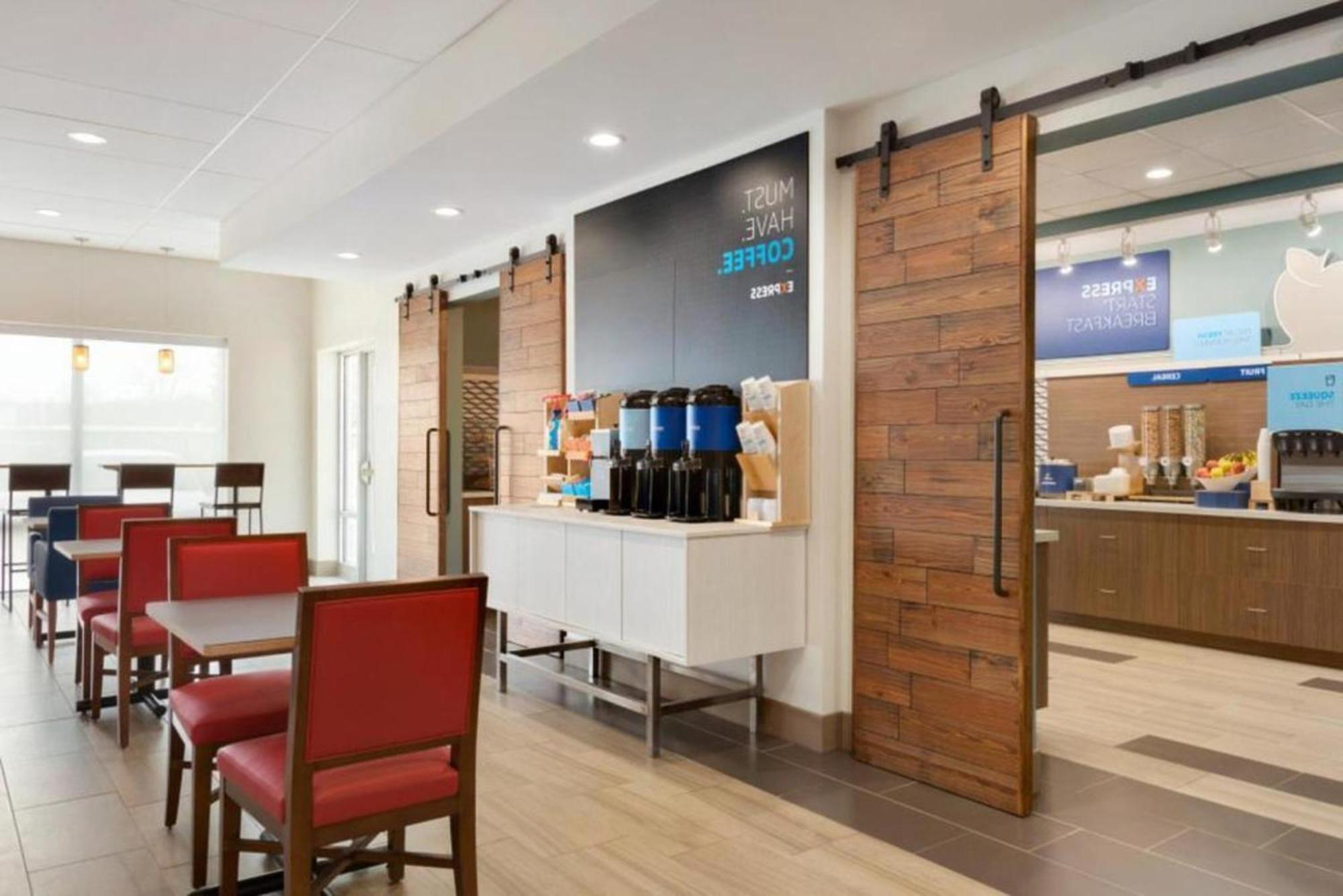 Holiday Inn Express & Suites - Cincinnati Ne - Red Bank Road By Ihg Exteriér fotografie